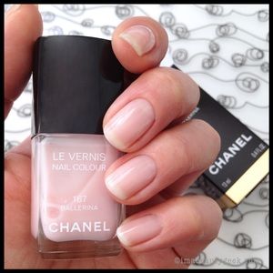 Chanel Nailpolish Ballerina